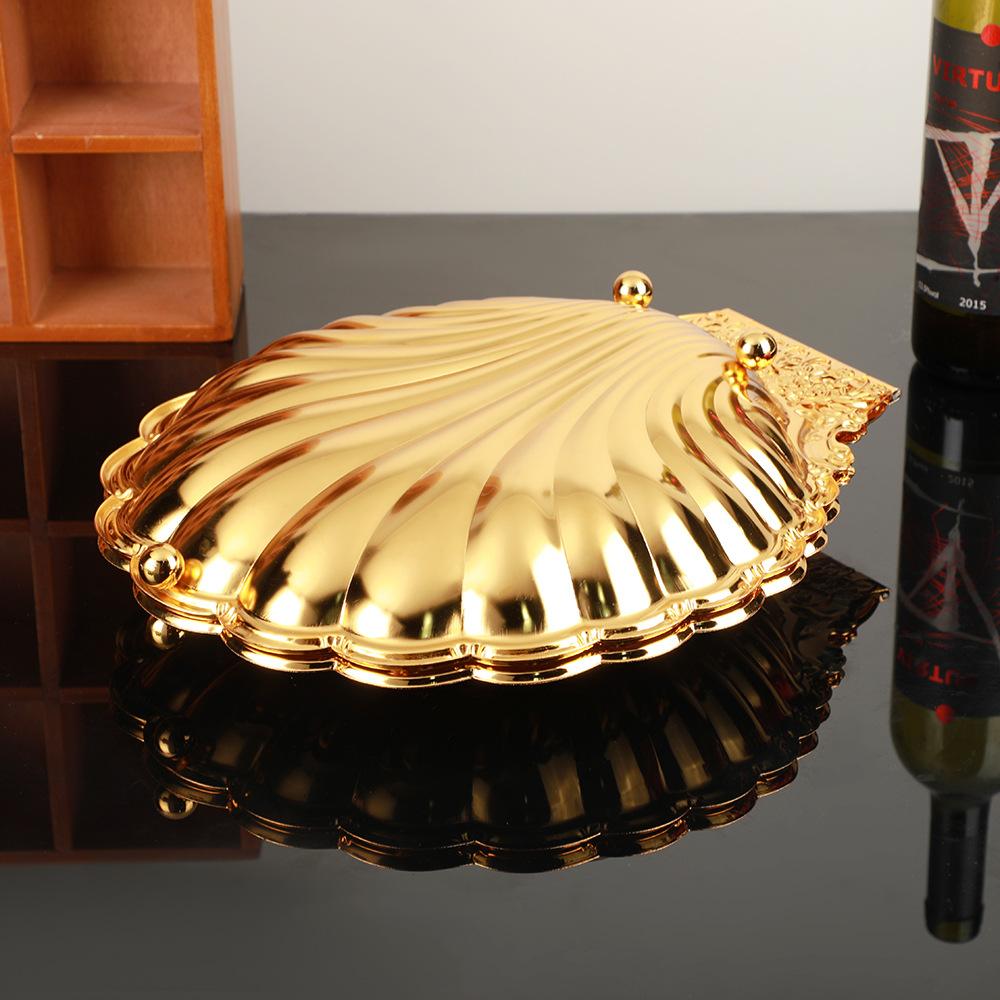 Scatola per caramelle a forma di conchiglia creativa, Ciotola per frutta in lega di zinco dorata traforata, Piatto da portata per decorazione domestica retro di lusso leggero