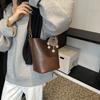 Autumn Fashion Retro Portable Bucket Bag, High-end Sense Versatile Casual Shoulder Bag, Simple Texture Messenger Bag