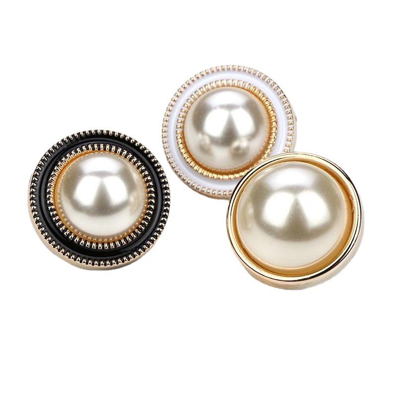 Versatile No-Sew Snap Button Brooch for Neckline and Waistline Adjustment