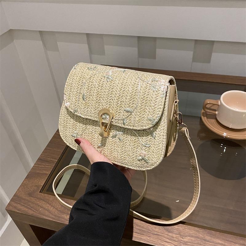 Woven Fashion Korean Version of Internet Celebrity Lock Single Shoulder Messenger Bag Spring New Versatile Ins Small Square Bag Straw Weaving
