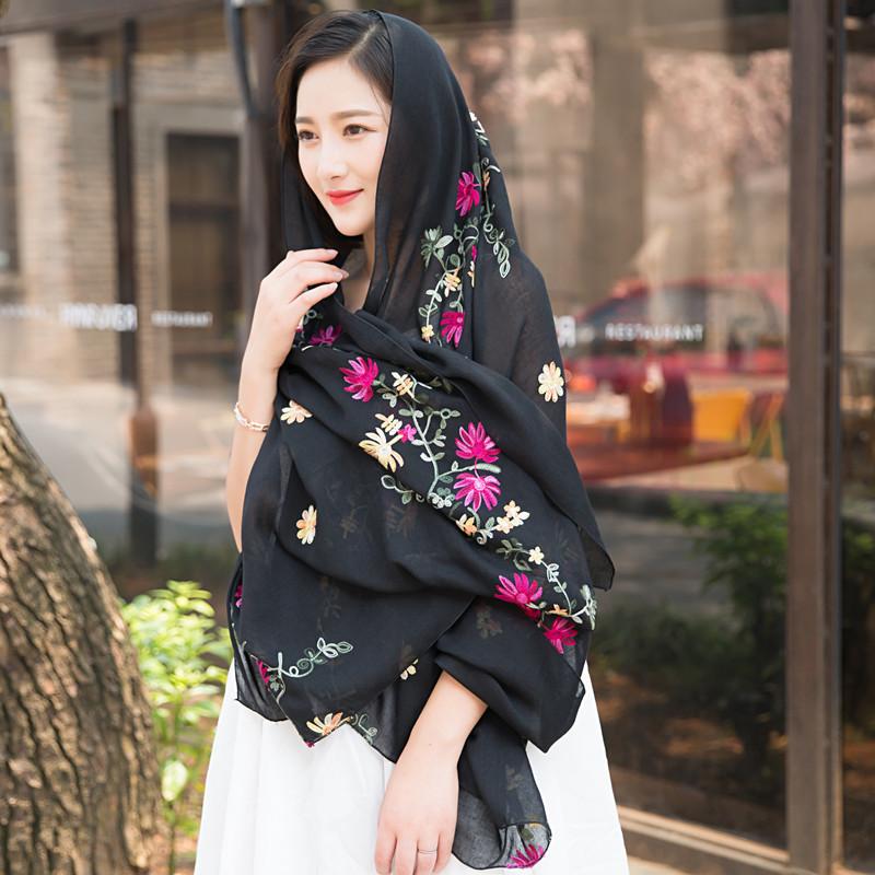 Jarní/Léto nový dámský hedvábný šátek 90 * 180 cm Simulovaný čtvercový šátek z hedvábného kepru Módní velký čtvercový šátek s potiskem Profesionální šátek