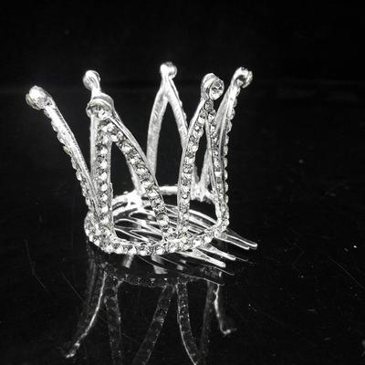 Mode Luxus Silber Design Mädchen Krone Geeignet Kinder Geburtstag Prinzessinnenkrone Hübscher Glänzender Haarschmuck Vielseitiges Haarband