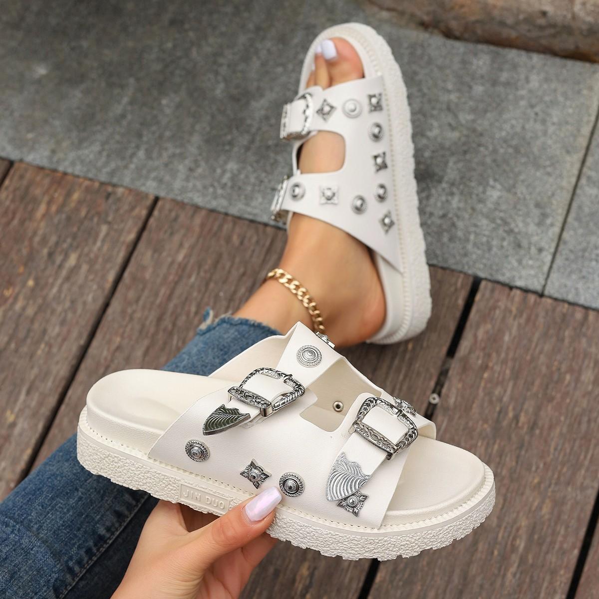 

Крутые шлепанцы на толстой подошве женские 2025 лето уличные нескользящие большого размера шлепанцы заклепки удобные повседневные шлепанцы на плоской подошве 43