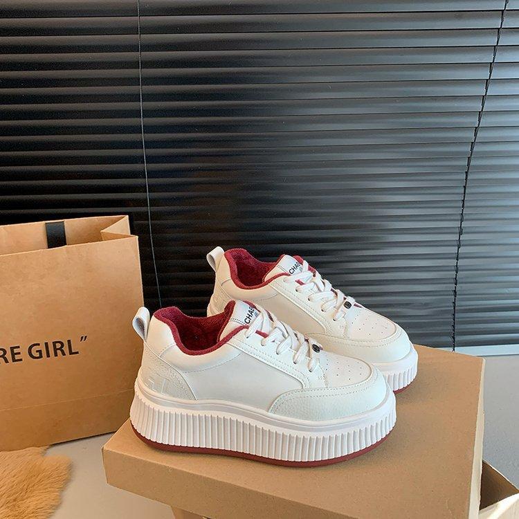 

Thick-soled inner height increase white shoes women s 2025 new autumn and winter velvet cotton shoes small fragrant casual board shoes biscuit shoes 40 красный