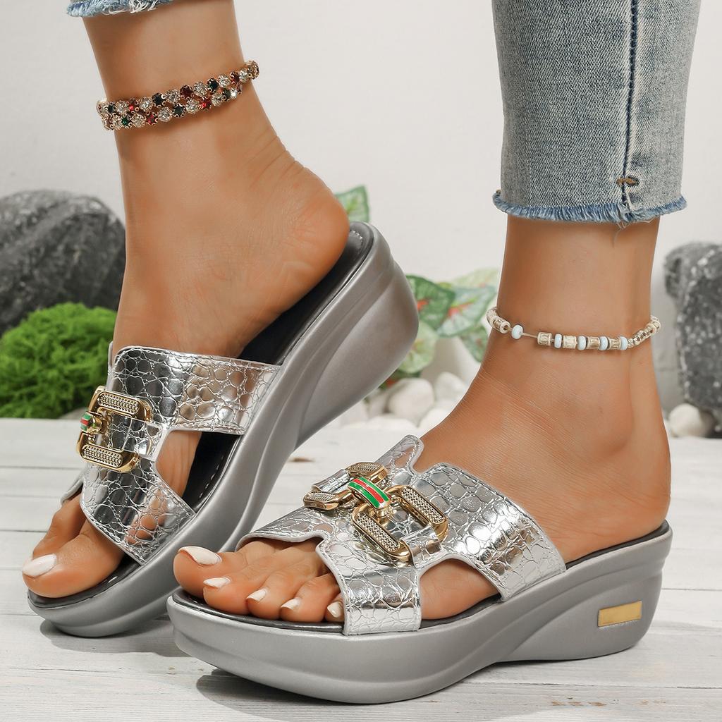 Fashion Slippers 2025 Summer New Women's Flat Sandals Wear Non-slip Simple and Versatile One-word Drag 2025