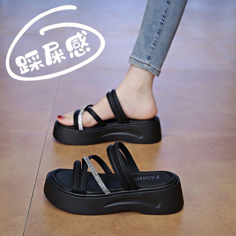 Muffin super fire one-word drag 2025 summer new thick-soled Roman sandals female sandals two wear fairy wind beach shoes