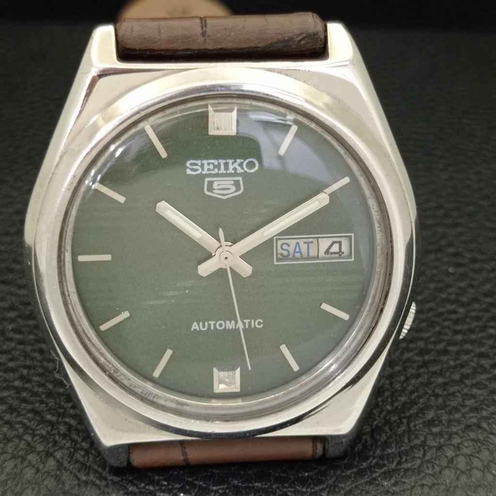 AUTOMATIC VINTAGE SEIKO 5 JAPAN MENS GREEN COLOR DIAL WATCH a701647-5 R206c-a701647