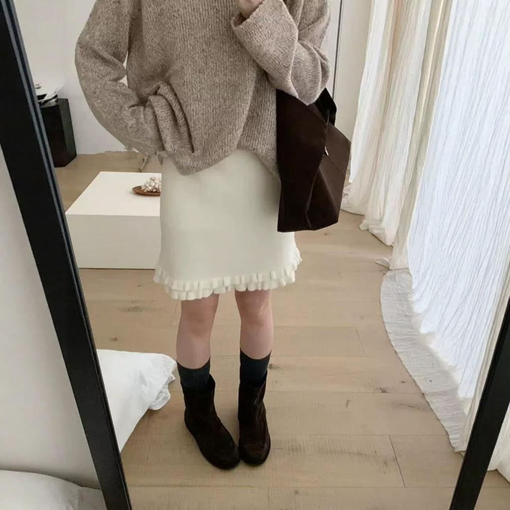 Elegant High-Waist Black Wool A-Line Skirt for Women - Slimming Petite Fit for Autumn and Winter