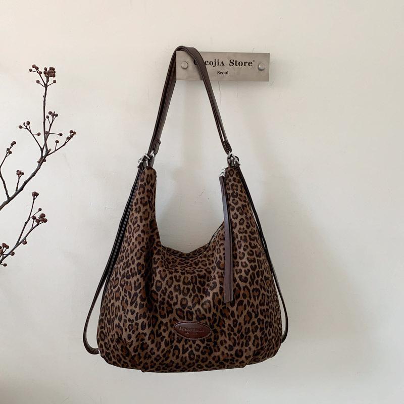 

Осень новая литературная сумочка простая маленькая свежая леопардовый принт сумка через плечо повседневная модная большая вместимость сумка для покупок