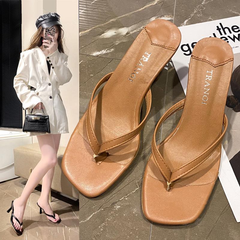 

Flip-flops women s summer wear fashion square head slippers small heel low heel stiletto women s shoes Internet celebrity versatile black coo 34 чорний