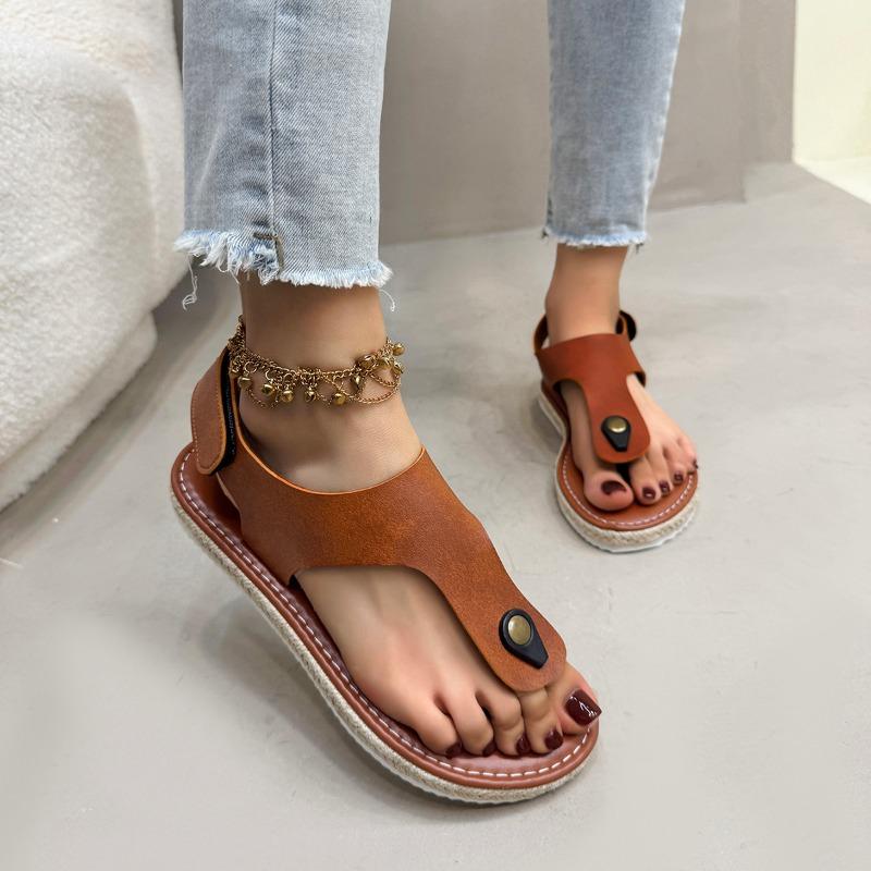 Fashion 2025 New Buckle Strap Women's Sandals Fashion Pinch Toe Beach Sandals Women Summer Plus Size Solid Comfortable Flat Sandals