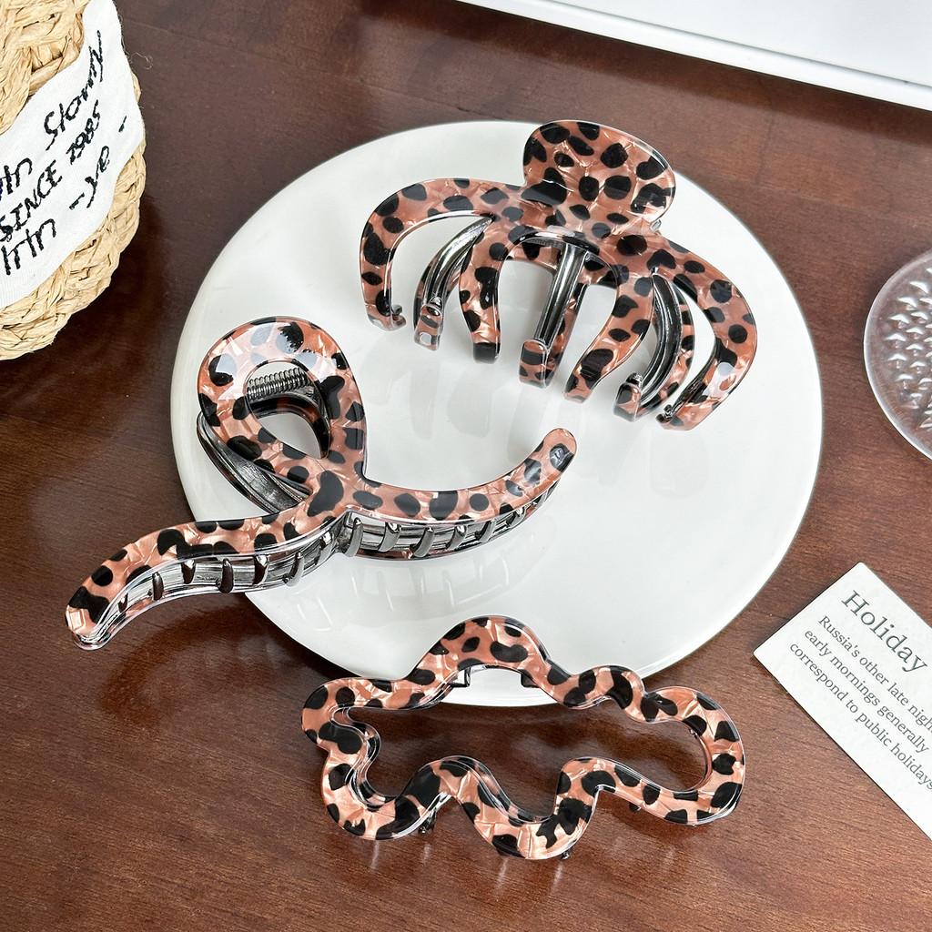 Elegant Vintage Leopard Print Hair Clip Featuring Durable Alloy Material For Stunning Updos And Everyday Styles