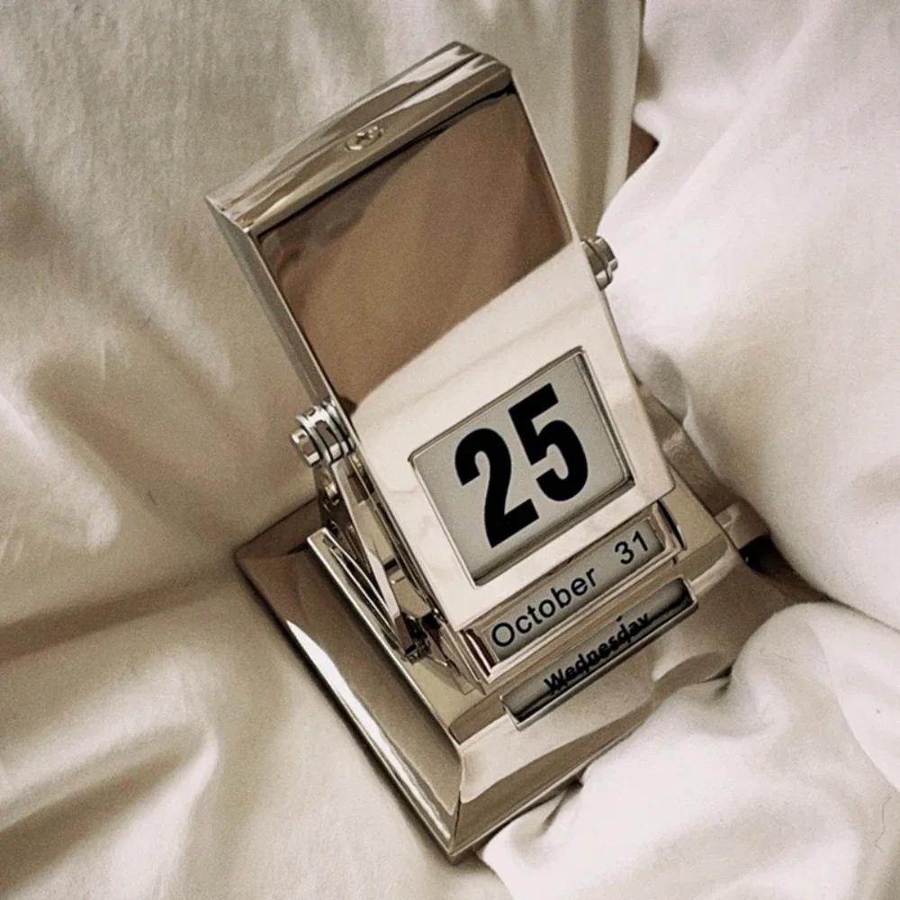 New Simple Desktop Home Furnishings Rotating Calendar Metal Desk Calendar Creative Perpetual Calendar Decorations Home Decor