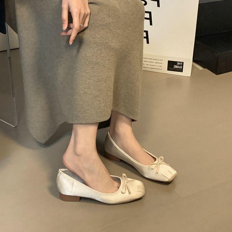 

Lightweight temperament gentle satin square head ballet shoes women s 2024 spring niche bow thick heel light mouth ladyshoes 40 бежевий