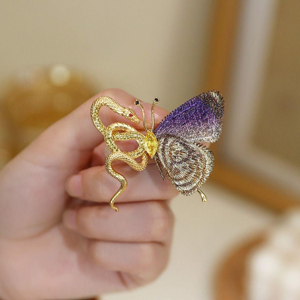 Sparkling Zodiac Snake Brooch Minimalist Snake Lapel Pin Rhinestone Collar Pins New Year
