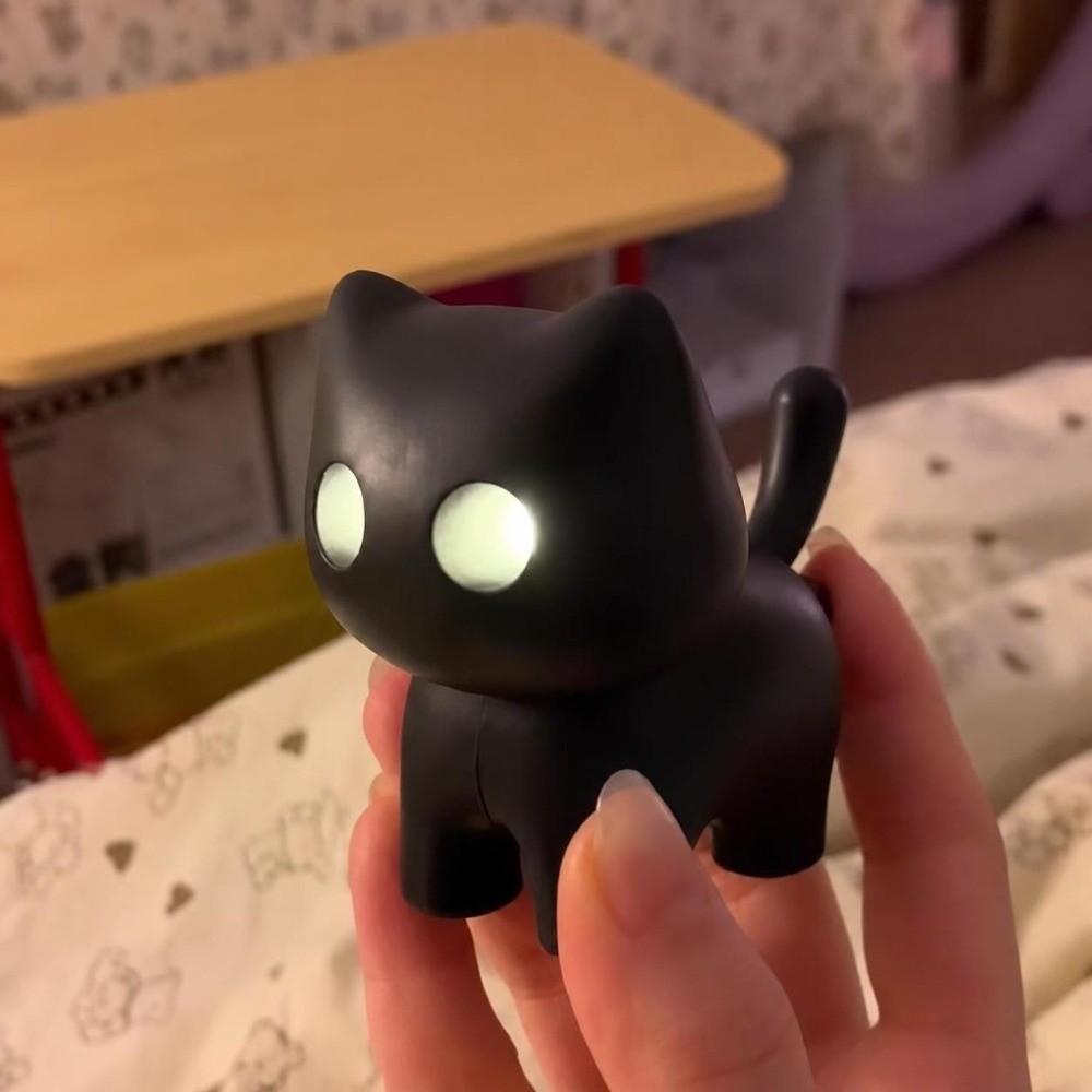 Novelty Cat Night Light Keychain Sound Effects Car Ornament Backpack Accessory