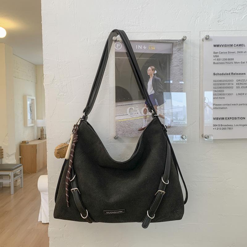 Niche backpack women's autumn and winter new retro shoulder bag large-capacity commuter messenger bag