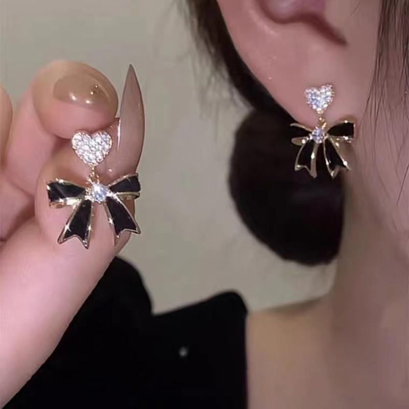 Элегантные корейские роскошные черные серьги-сердечки с бантом из серебра для женщин Electroplated