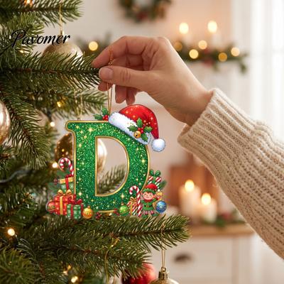 Feiertagsbaum-Hänge-Dekoration Personalisiert 26 Buchstaben Weihnachts-Ornament mit Weihnachtsmannmütze Elfen-Design, Acryl Niedlicher Anhänger für Kaminsims und Party