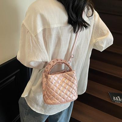 Rhombus Embroidery Thread Small Bag Women's 2025 New Summer Versatile Messenger Bag Fashionable Woven Portable Bucket Bag