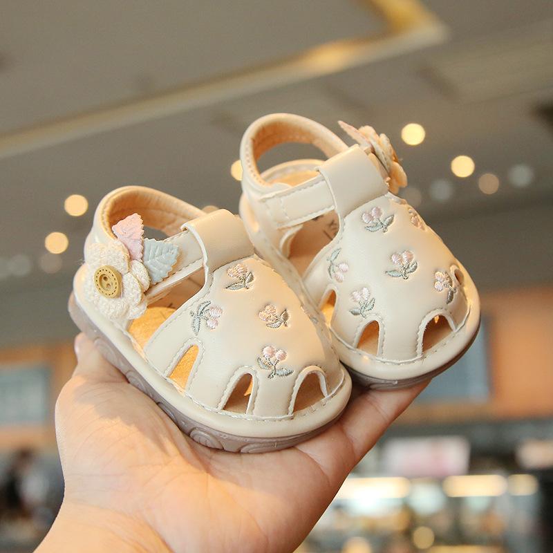 

Baby Steps Calling ShoeNew Korean Version Hollow Out Child Soft SingleShoe FashionChild Anti Slip Baotou Anti Walking Sandal 21