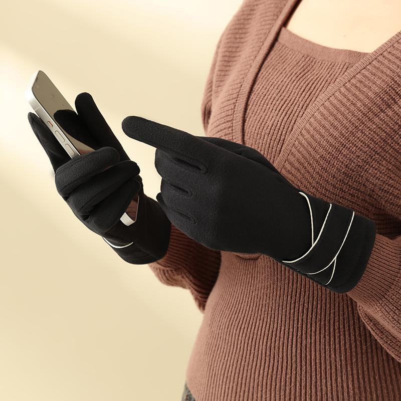A Pair of Warm Gloves with Velvet To Prevent Cold, Suitable for Girls' Winter Windproof Cycling and Driving