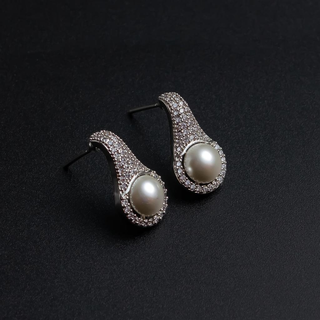 Pearl Dangle Earring Set