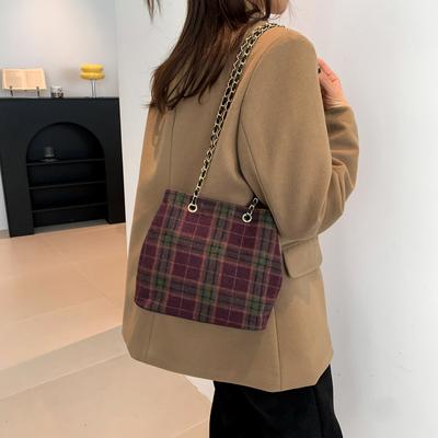 Retro Plaid Large-capacity Chain Shoulder Bag 2025 Autumn New Women's Armpit Bag Fashionable Bucket Bag