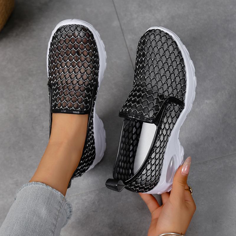Fashion Women Casual Flat Sandals Breathable Mesh Walking Sandals Light Comfortable Outdoor Flat Plus Size Shoes Women Zapatos De Mujer