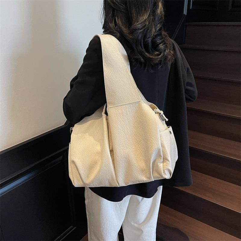 New texture retro fashion large capacity tote bag shoulder underarm commuter messenger bag