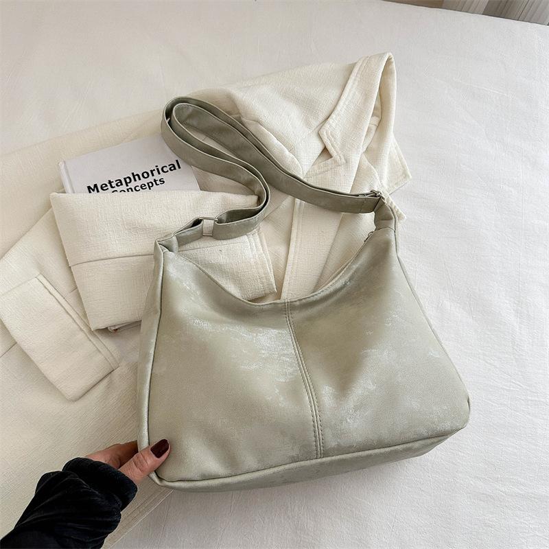 Casual Crossbody Dumpling Bag Summer Fashion Popular Shoulder Bag Large Capacity Commuter Tote Bag