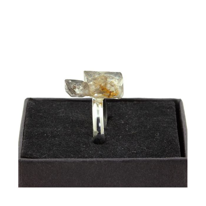 Pierres et Minéraux. Bague Quartz pétrole brut plaqué argent. 13.30 ct. Taille réglable.