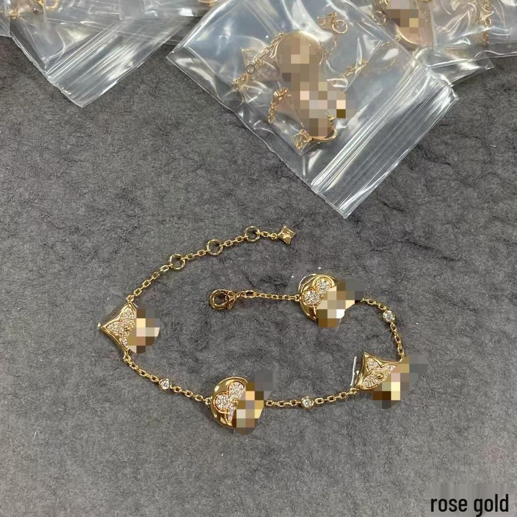 Luxusní sada náhrdelníku a náramku LV Clover & Flower z perleti