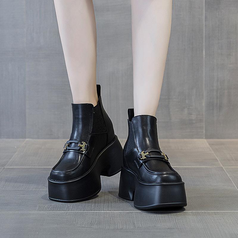 

Женские короткие ботинки на платформе осень и зима новые 2025 новые ботинки Мартин для ног увеличенные на 11 см простые и универсальные чистые 39