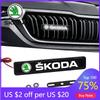 Samolepka na auto 2025 Nová 1/2 ks Dekorativní světlo na auto LED Znak na přední masku Odznak Dekorace Pro Skoda Octavia Fabia RS Kamiq Kodia