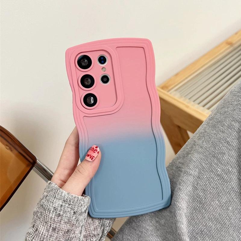 Gradient Curly Wristband Case for Samsung Galaxy S23 S24 Ultra S21 S22 Plus S20 FE A54 Stand Wave Wrist Strap Bracket Soft Cover