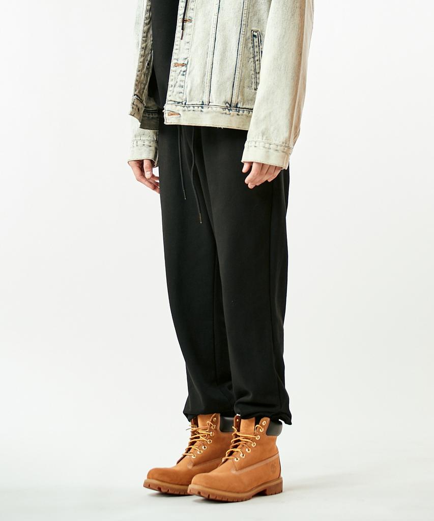 Pillogeulaem Signature Sweat Jogger Pants [Black]