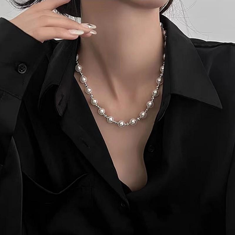 Niszowy design perłowy metalowy splot łańcuszek na obojczyk lekki luksusowy wysokiej klasy zapięcie naszyjnik z temperamentem łańcuszek do swetra