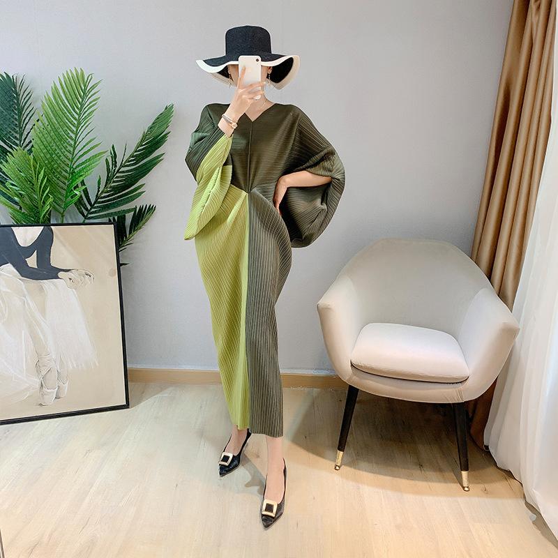 Women Folds Hit Color Fishtail Dress Female Temperament Loose Plus Size Color Matching Dress
