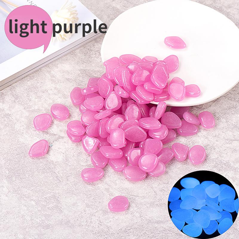 

50 шт. светящихся камней для сада, аквариума, ландшафтного дизайна, искусственный флюорит, флуоресцентная светящаяся галька, цветные камни 50pcs светло-фиолетовый