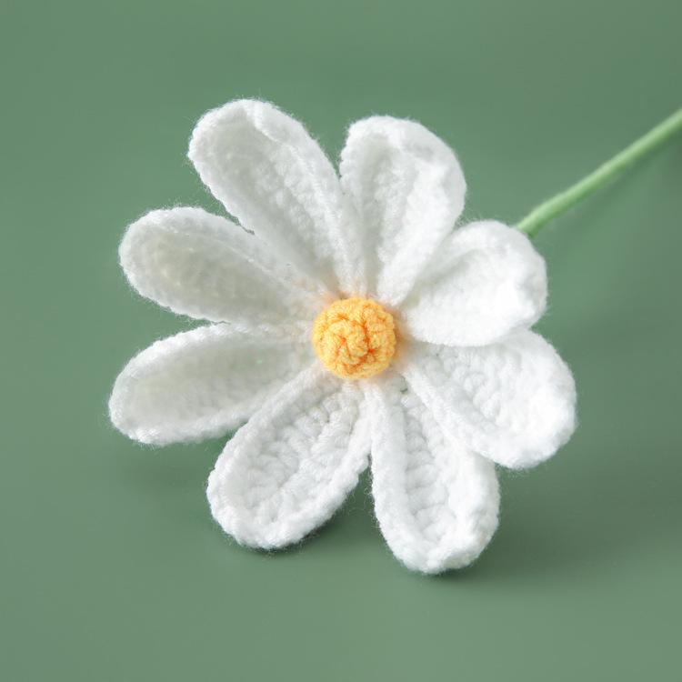 1Pcs Crochet Lily Flowers Creative Hand-knitted Lilies Flower Bouquet Wedding Party Home Decor