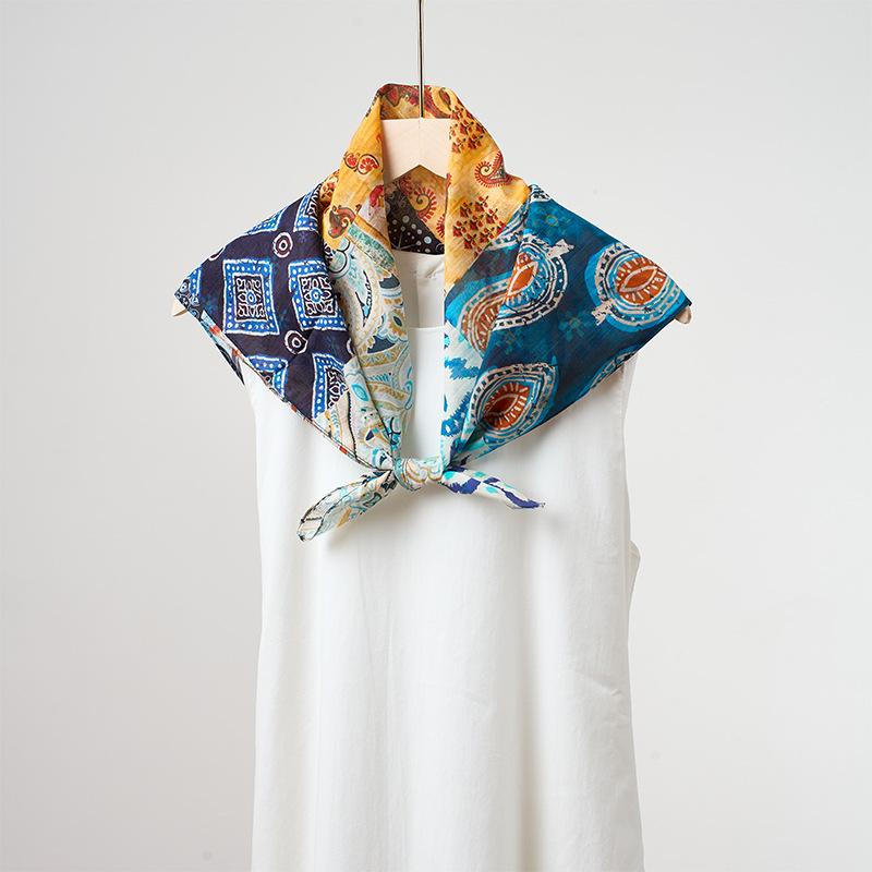 New Chinese Blue and White Porcelain Printed 61 * 61cm Silk Square Scarf High-grade Mulberry Silk Cotton Blended Silk Scarf