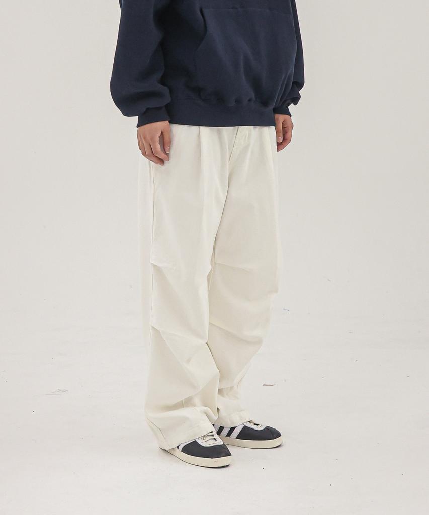 Deoseutoli Pintuck Parachute Pants (White)