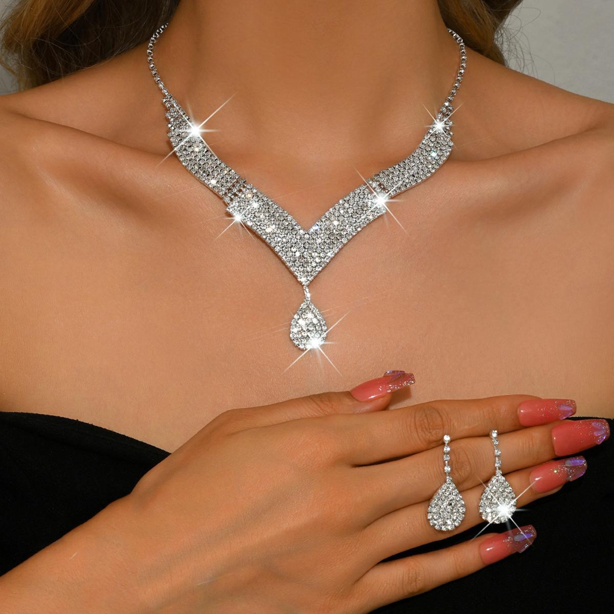 

Wedding Accessories Necklace Earrings Bracelet Jewelry Set Luxury Rhinestone Bridal Set