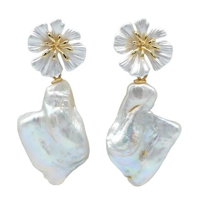 

Женские серьги, серьги с белым натуральным жемчугом в стиле барокко, золотые серьги с подвеской в ​​виде маленьких ромашек, свадебные украшения, преувеличенное ретро бежевый