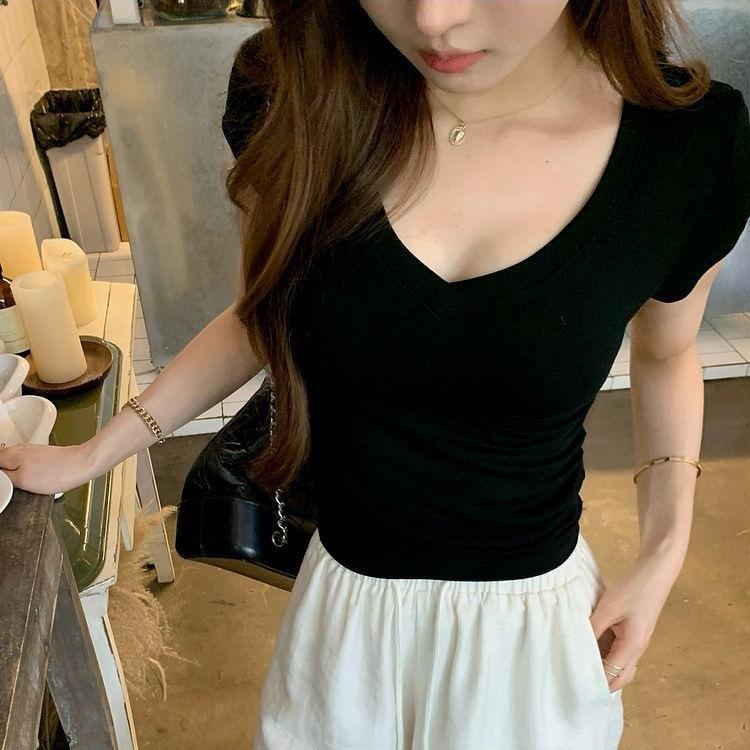 Sweet sister, be careful with V-neck solid color short-sleeved T-shirt, women's summer new slim-fitting and thin top