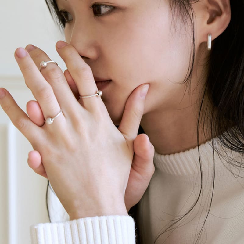 COLLECT SYNERGY C. Engraved Ball Ring