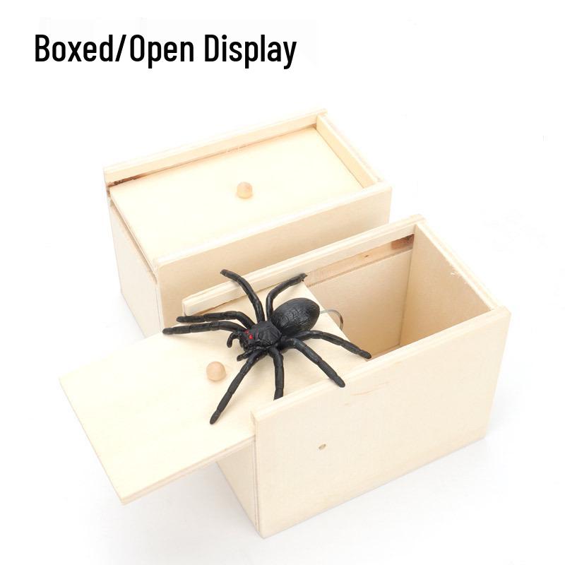 

Игрушка-розыгрыш на Хэллоуин в TikTok: Коробка с пауком и насекомыми