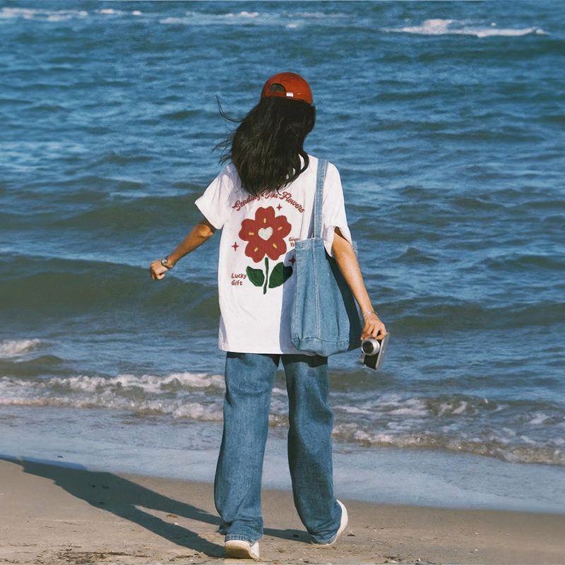 

Plus-Size Black T-Shirt for Women, Short Sleeve, 2025 New Style, Small Red Flower, Pure Cotton, Loose Fit, Extra Large Size, 1.0-150kg Top White XL [Recommended 115-130]