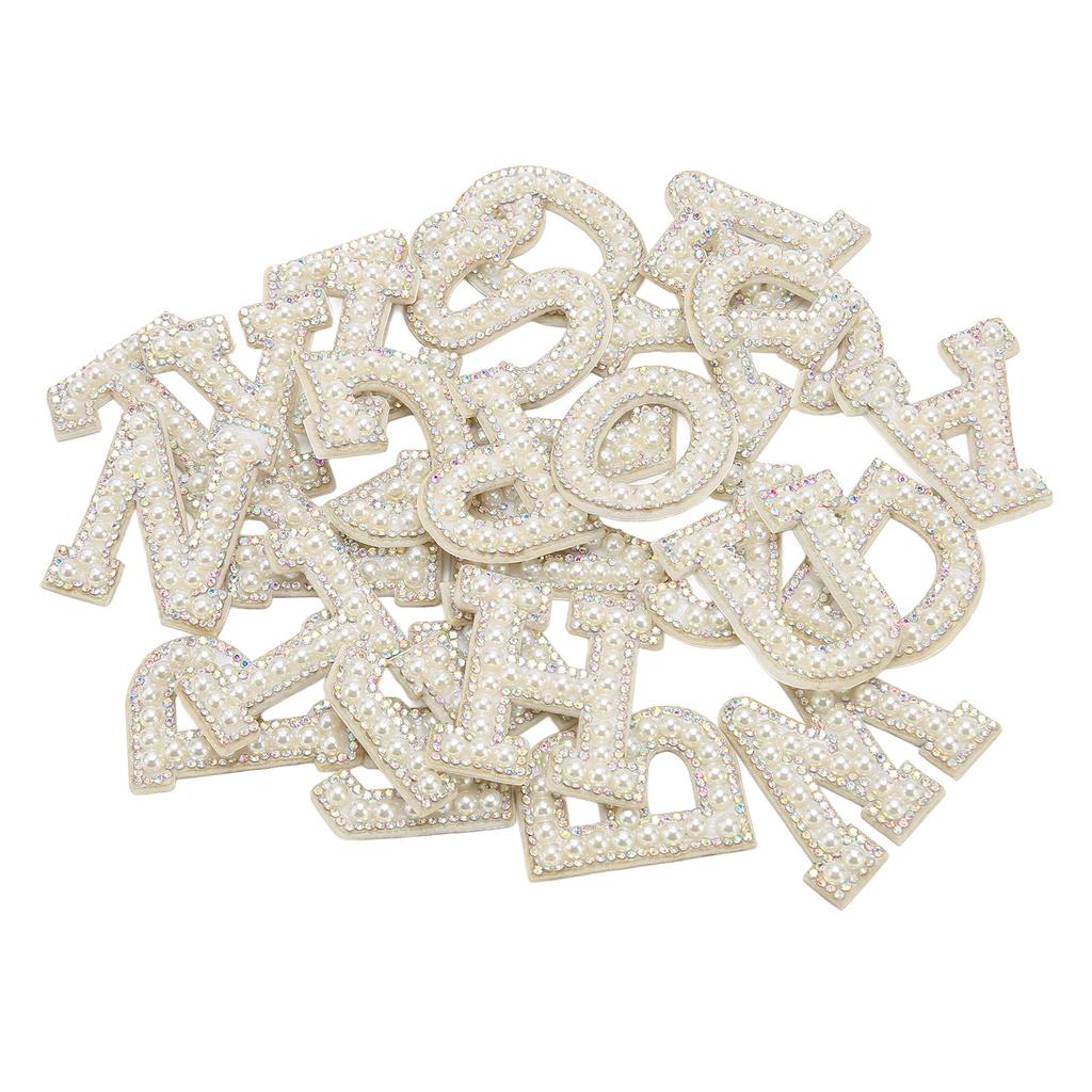 26 st Stryk-på-märken Alfabetstil Faux Pärla Strass Elegant Lätt att Använda Bokstavsmärken för Hatt Ryggsäck Skjorta